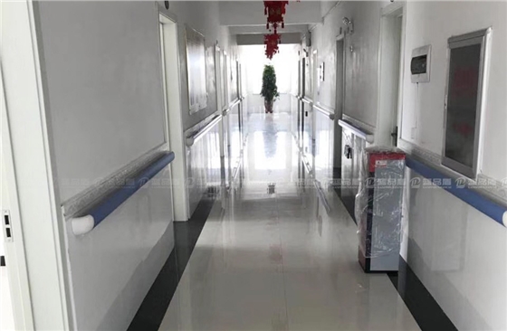 養老院走廊扶手.jpg