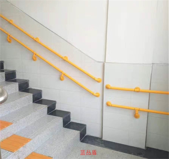 醫院無障礙樓梯扶手