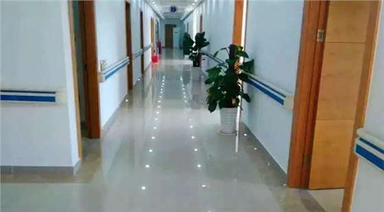 醫院的走廊扶手
