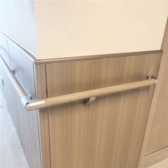 養老院走廊扶手