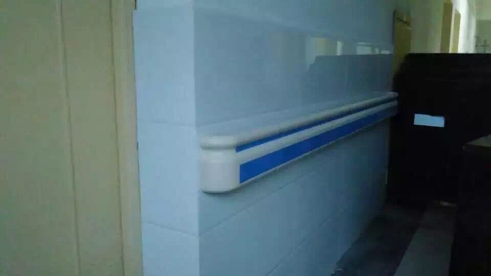 【泉州】客戶安裝PVC防撞扶手來提升安全指數