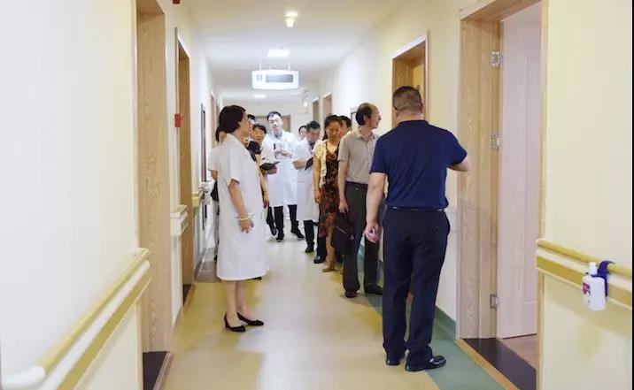 【青島】維可邁中醫康復醫院也來藍品盾選購走廊扶手啦