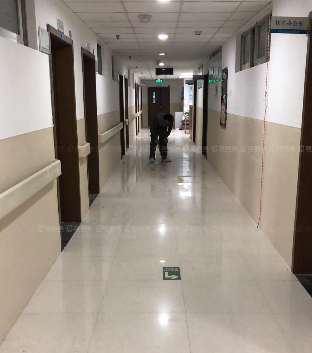 廈門眼科醫院的抗菌樹脂板安裝效果圖