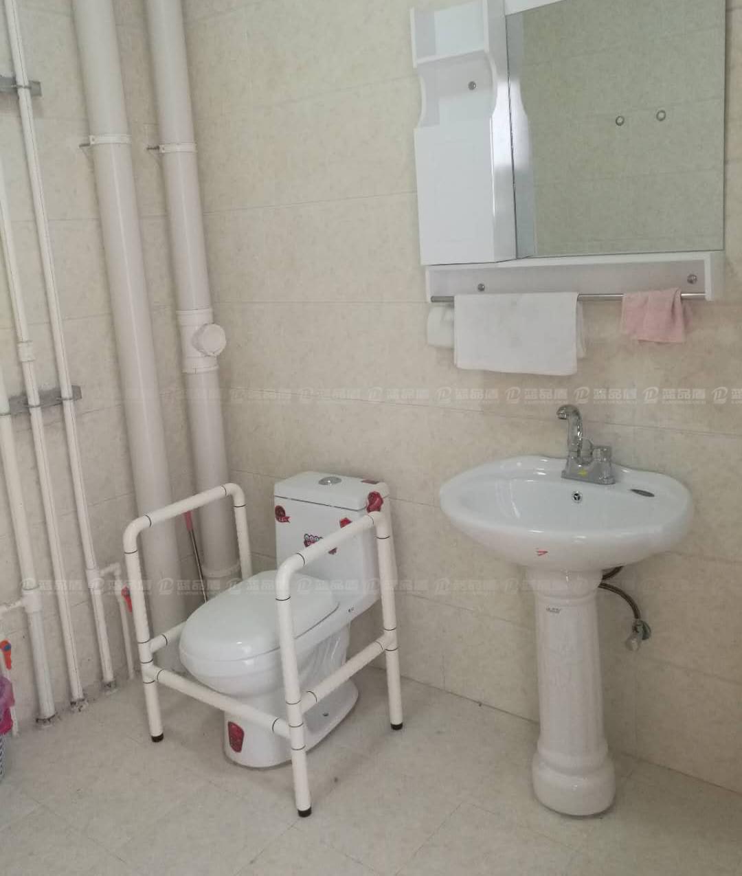 養老中心馬桶扶手3.jpg
