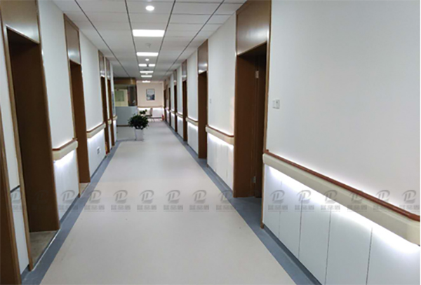 醫院走道無障礙扶手