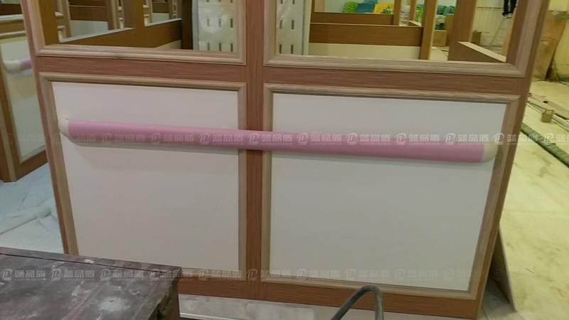 【香港養老院】粉色扶手，更添溫馨！